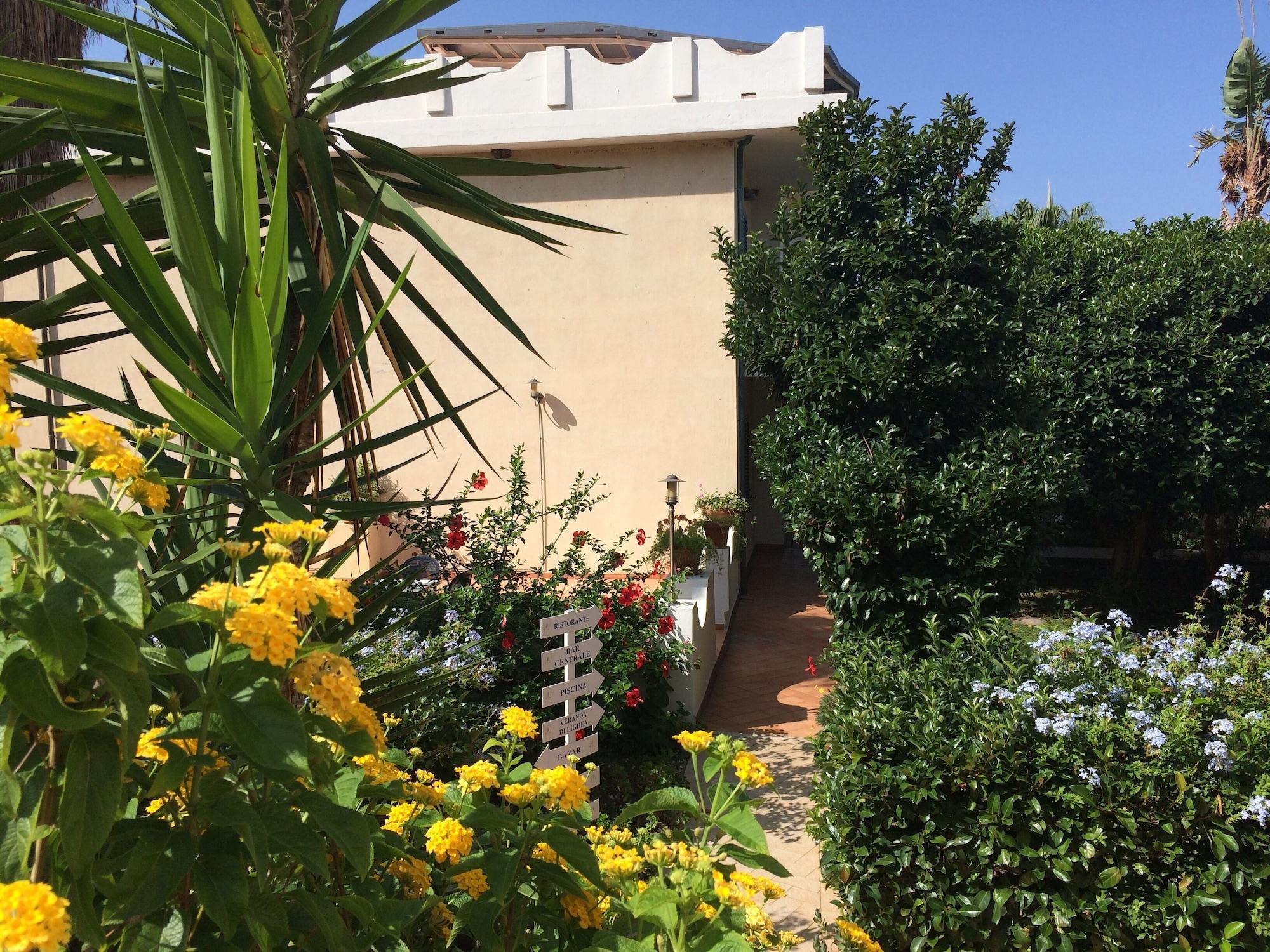 Hotel Ipomea Club Capo Vaticano Exterior foto