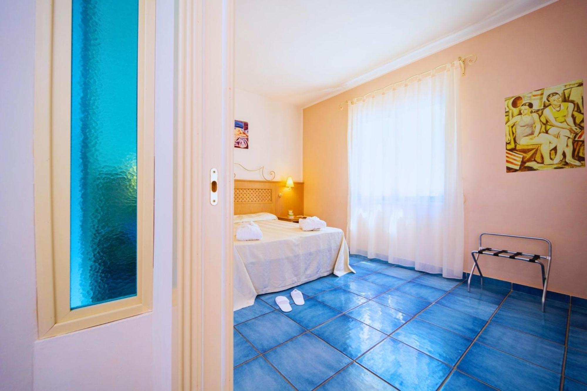 Hotel Ipomea Club Capo Vaticano Exterior foto